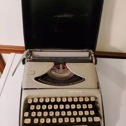 Remington vintage typewriter BEST OFFER