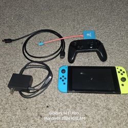 AVAILABLE NS, Nintnedo Switch w Pro Controller