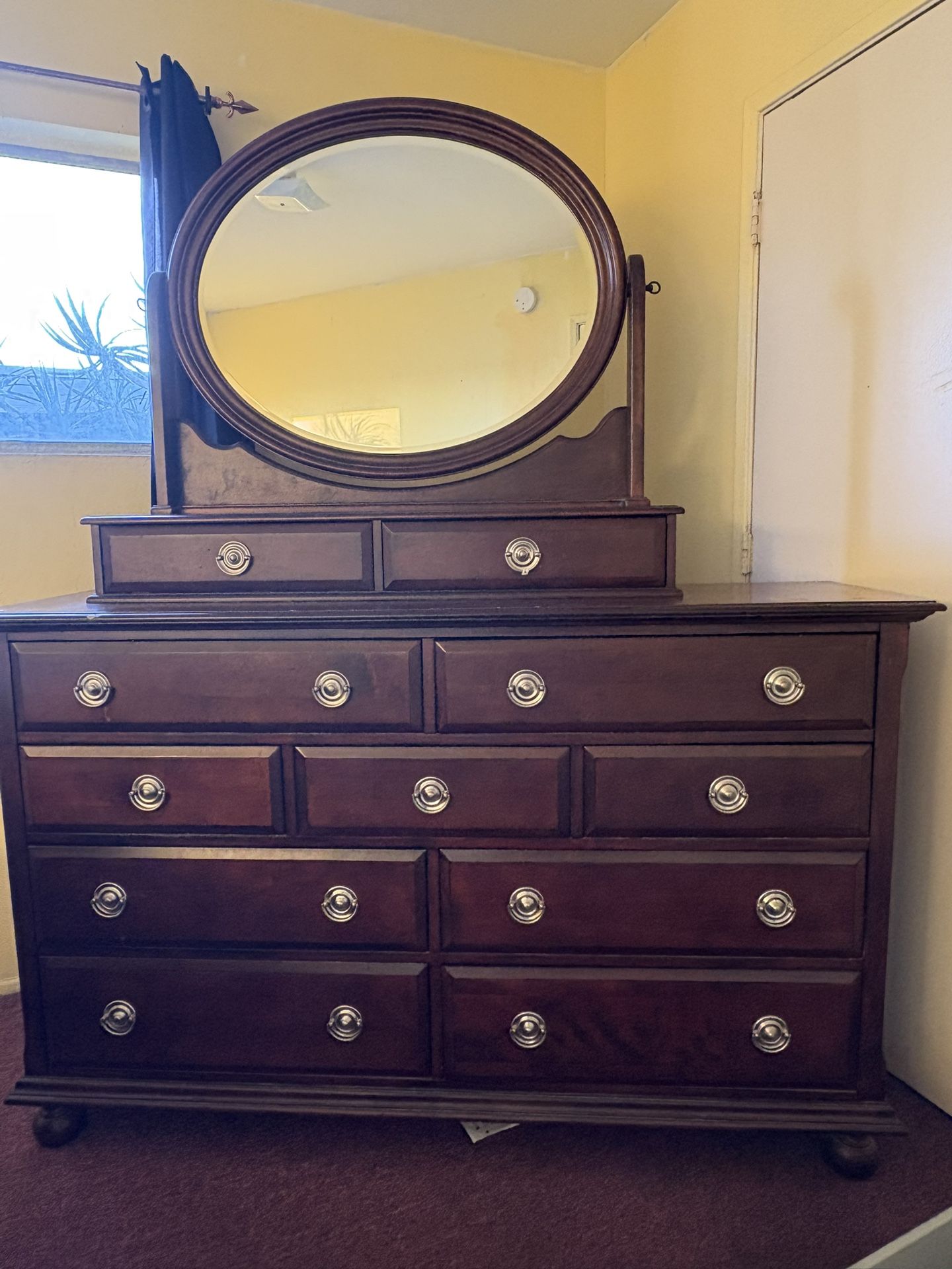 Clothes Drawer With Mirror