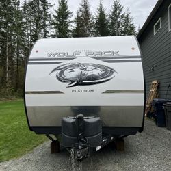 2020 Cherokee Wolf Pack 24pack14+ Toy Hauler
