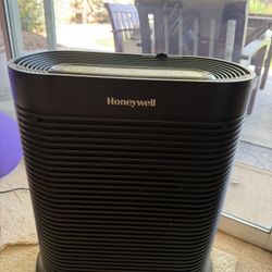 Honeywell HEPA Air Purifier, Large Room (310 sq. ft.) Black