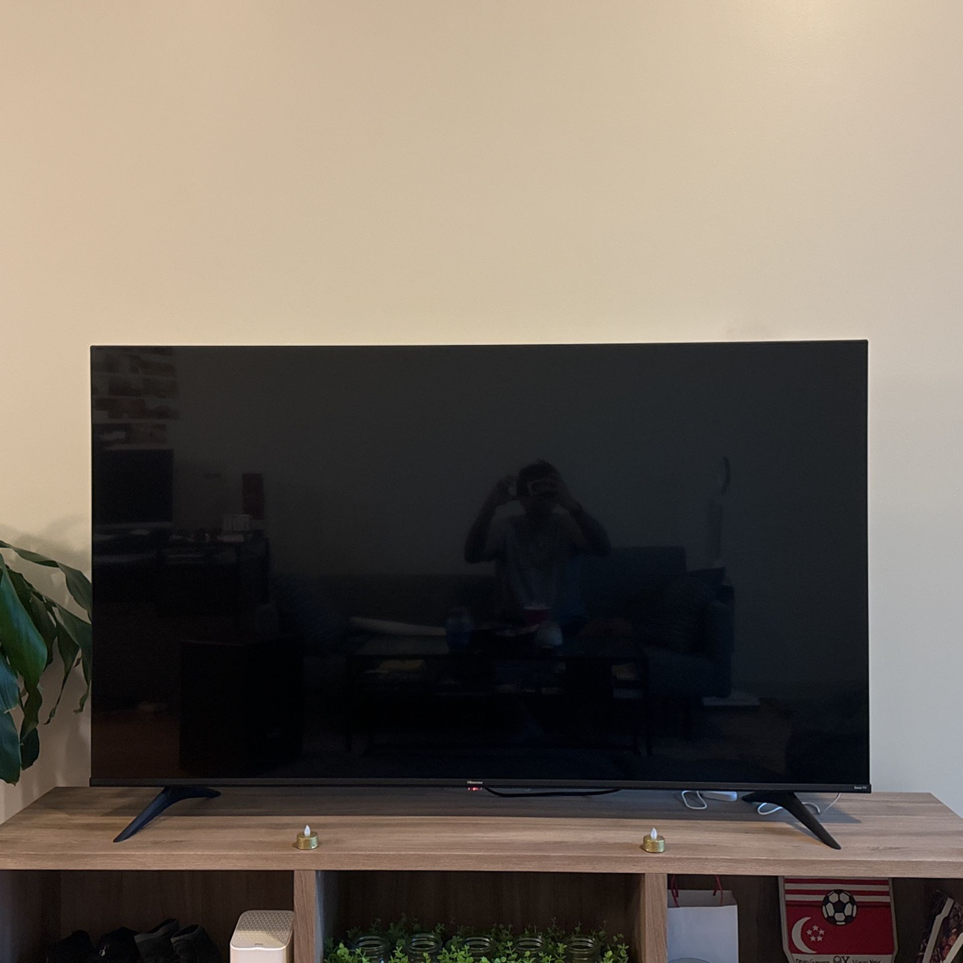65 Inch Hisense TV With LED Back Lighting