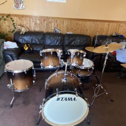 Tama Drum Set