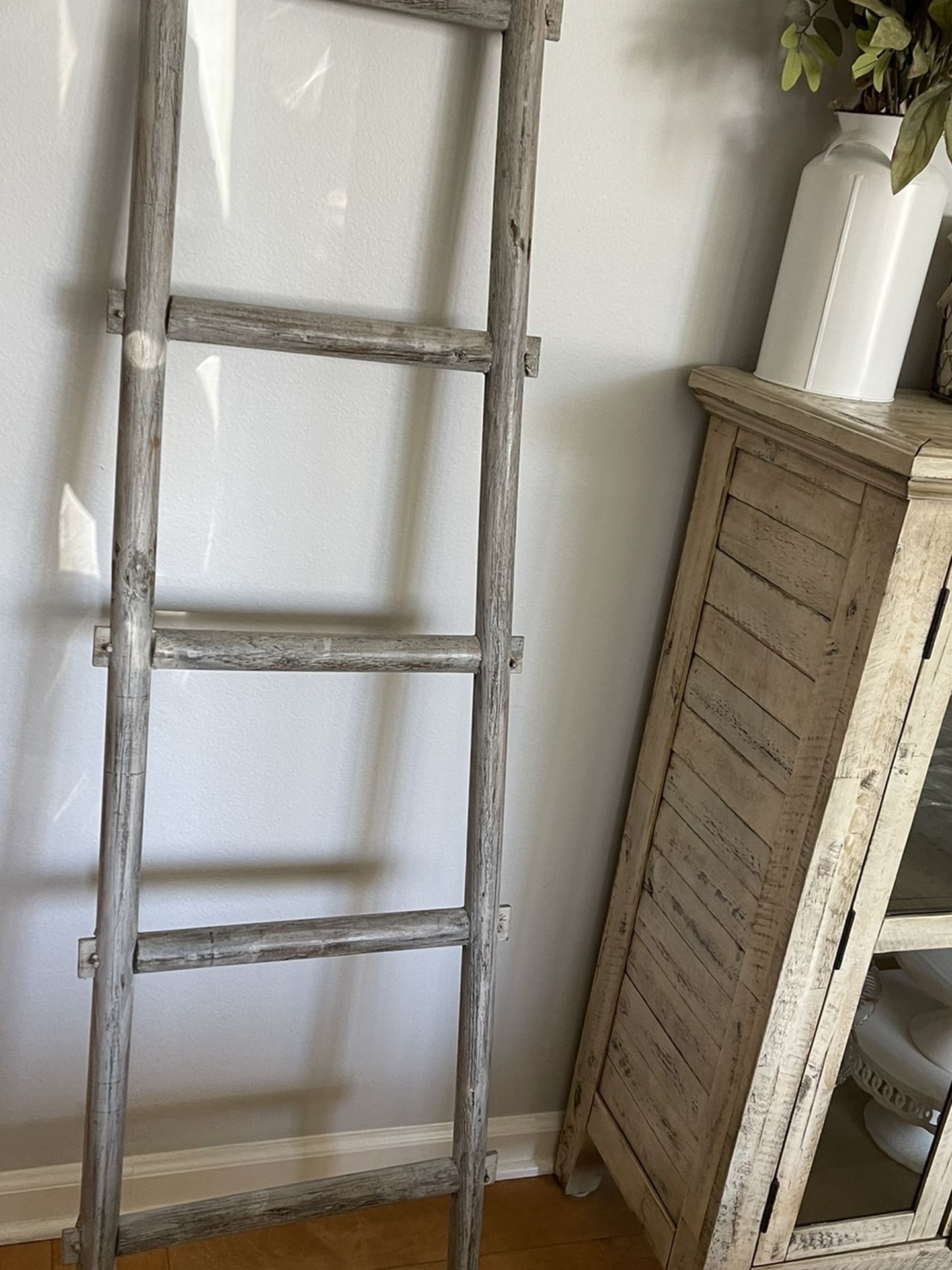 5ft Gray Wooden Decorative Wooden Ladder