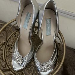 Betsy Johnson Rhinestone Wedding Heels GORGEOUS SZ 8.5 NEW