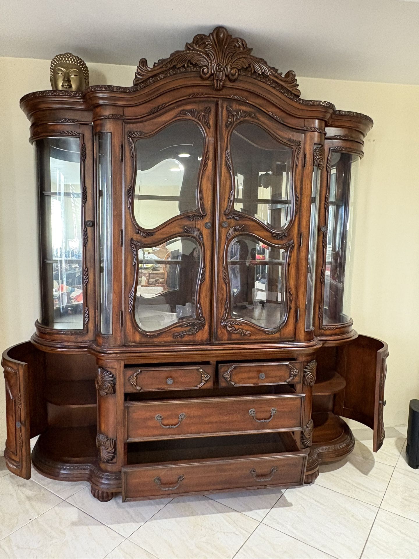 antique display cabinet good condition