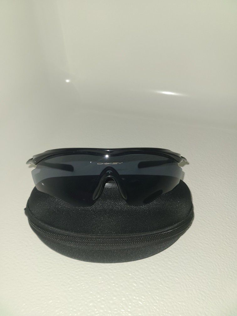 Oakley M2 Frame—Black—Polarized—Men's Sunglasses. Made in USA. OO9212-01