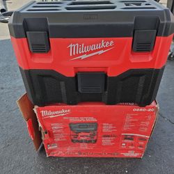 Milwaukee M18 Vuccum Tool Only