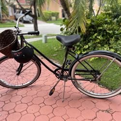 Beach Cruiser Bike With Basquet & Helmet