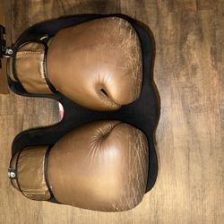 BOXING GLOVES