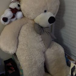 giant teddy bear