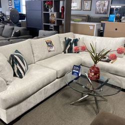 White Sectional ☁️🤍 $1,899