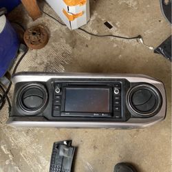 2016 Toyota Tacoma Radio