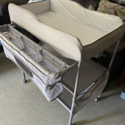 Foldable Baby Changing Station 