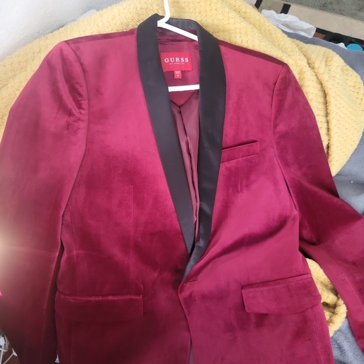 Vendo Un Blazer De Guest 