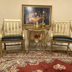 Very  Nice 2 Charis And  Table 