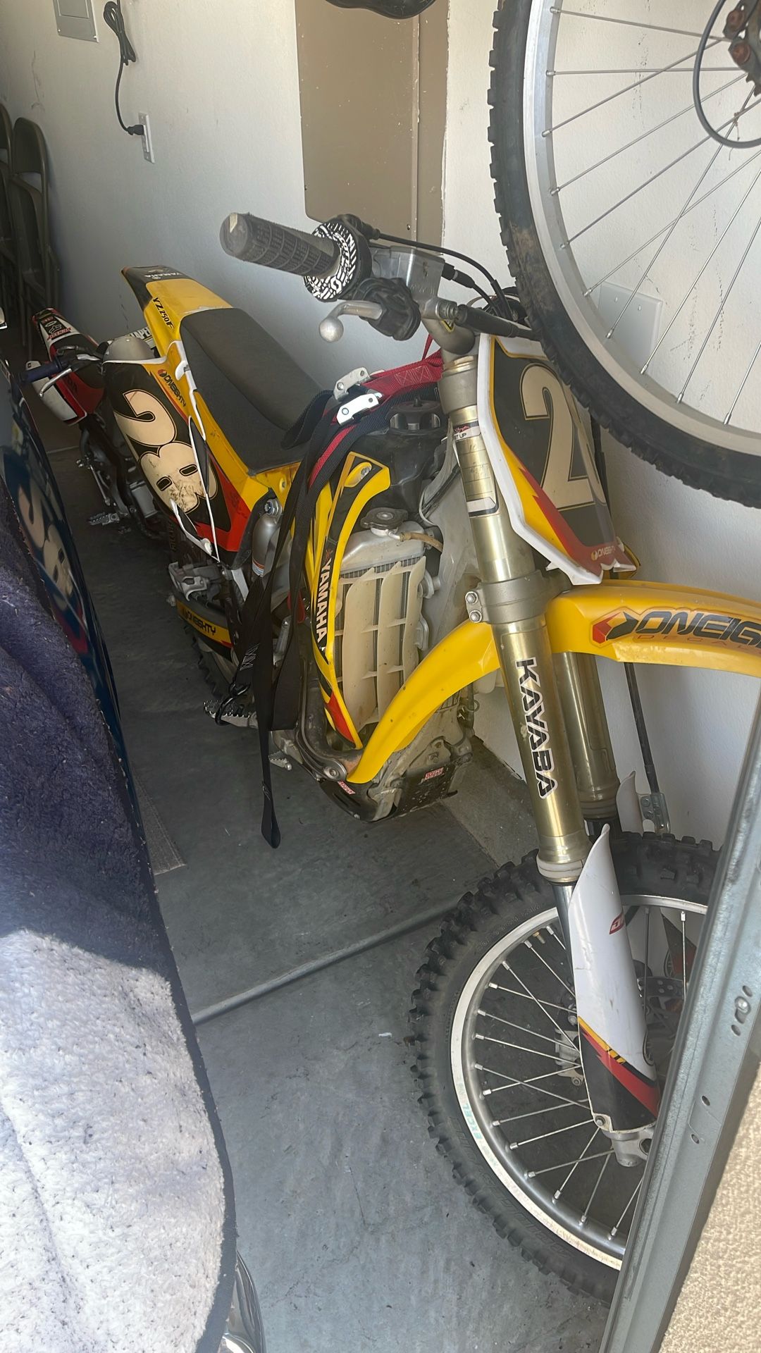 2007 Yamaha & Honda YZ 250 F