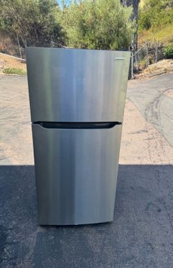 2025 model Household stainless steel refrigerator fridge freezer 7 months old