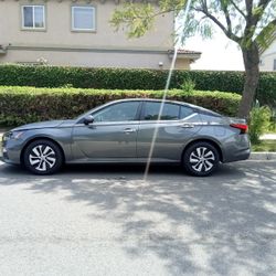 2022/ Nissan Altima 