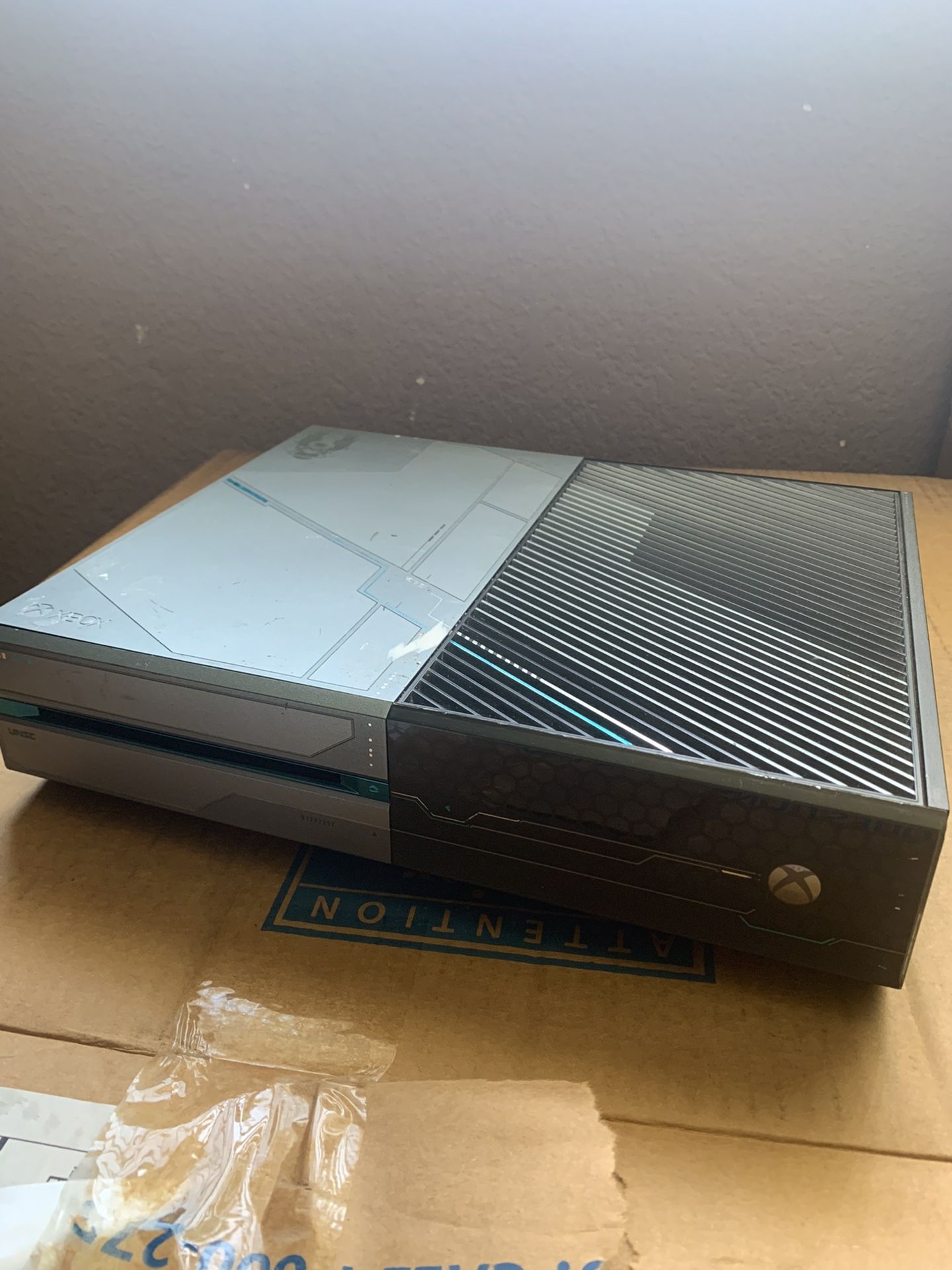 Xbox One Halo Edition