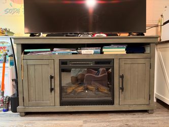 Entertainment center