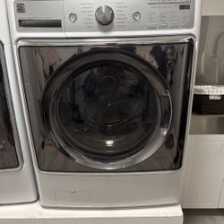Kenmore Elite Washer and Dryer with Wood stand platform 