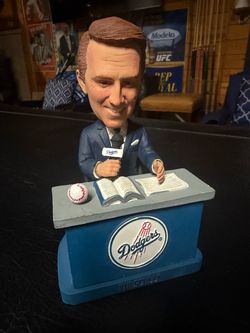 2012 vin scully on the desk talking