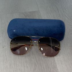 Gucci Sunglasses With case