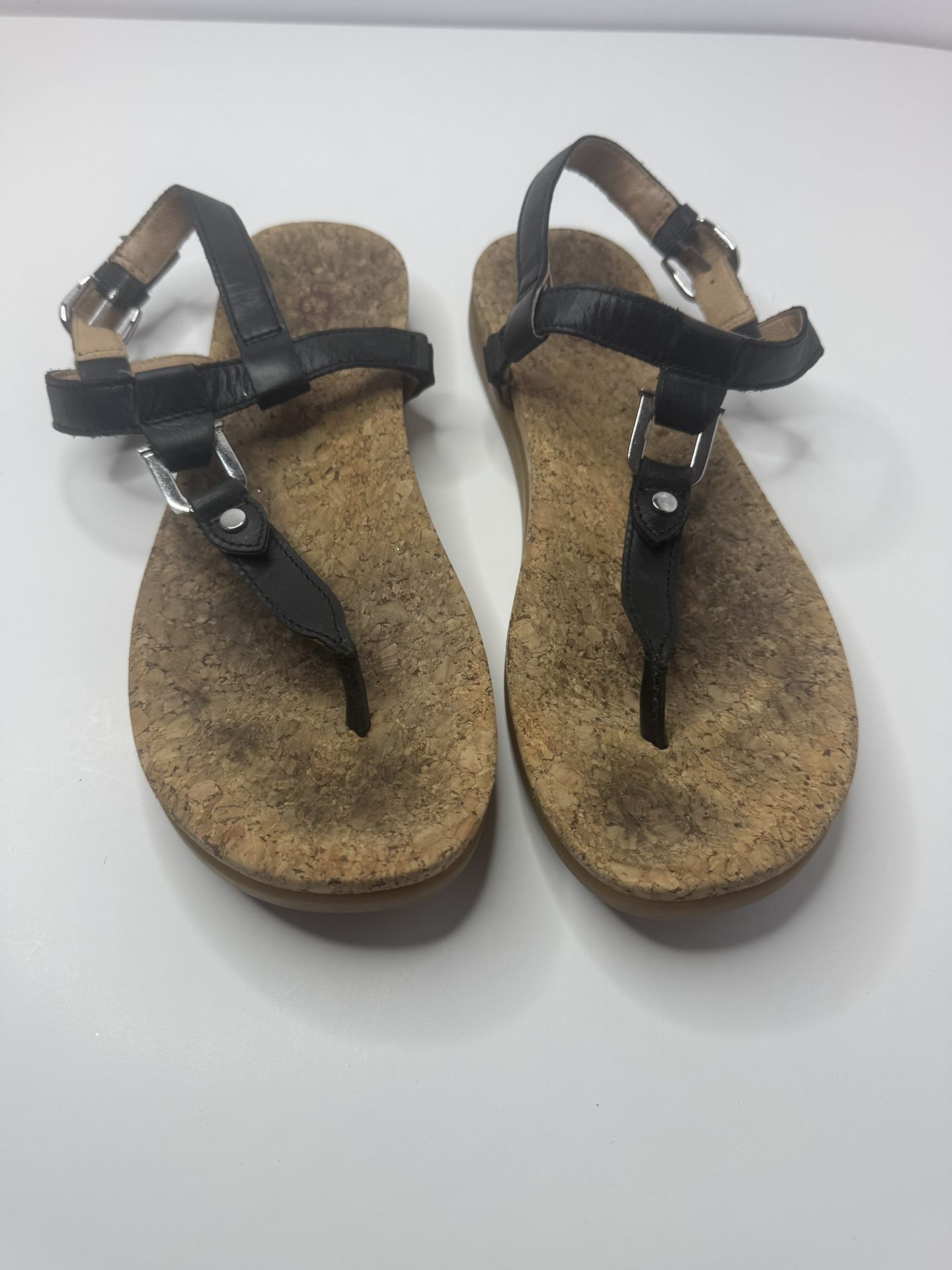 UGG'Aleigh'Black Leather T-Strap Sandals Size 7.5