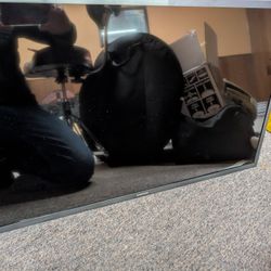 Samsung 32" Wallount TV 