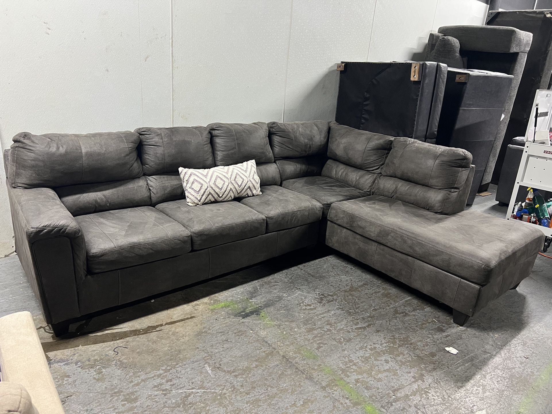 SECTIONAL COUCH SOFA