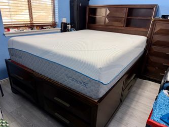 Queen Wooden Bed Frame & Mattress