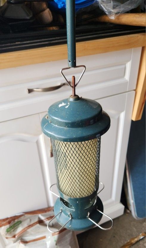 Bird Feeder To Keep Squirells Out