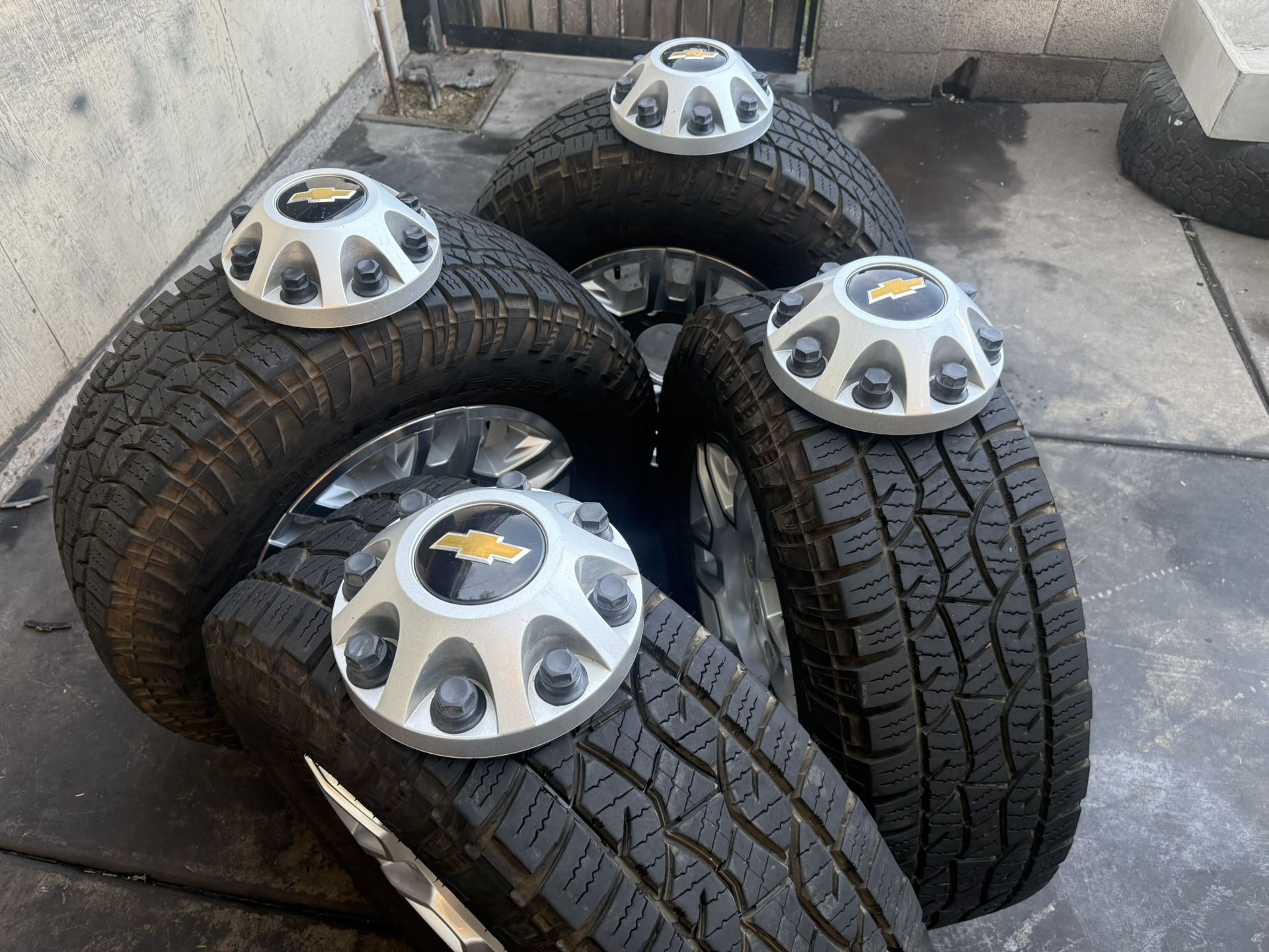 LT265/70/R17 COOPER DISCOVERER & Chevy Silverado wheels (8) Lugs