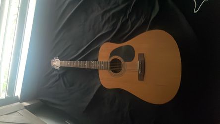 Jasmine S 35 guitar