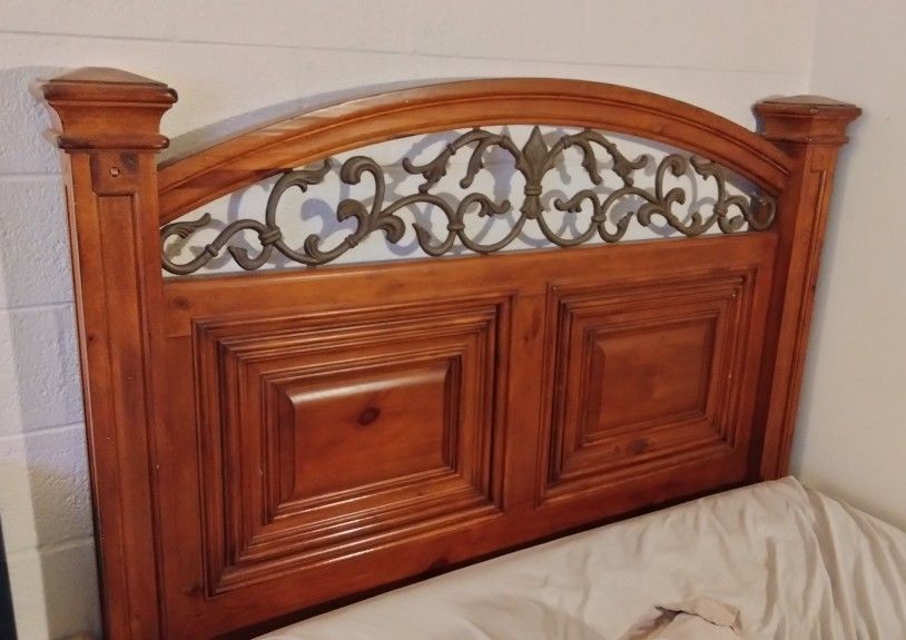 MOR Furniture (Queen-Size) Knotty Pine Wood Bed Frame For Sale!!!
*Mattress and Box Spring NOT included.
*Very heavy and solid.