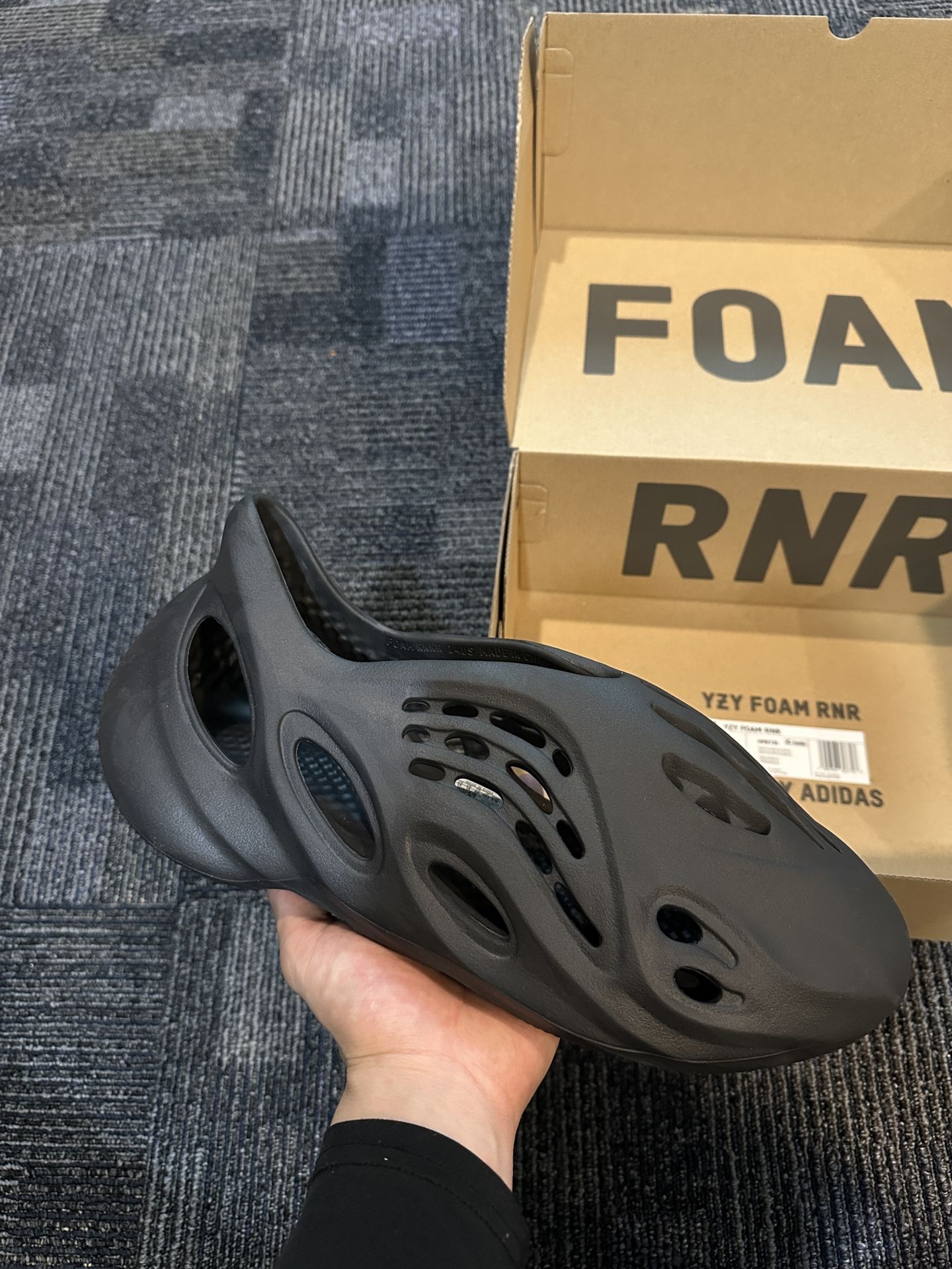 adidas Yeezy Foam RNR Onyx Size:14