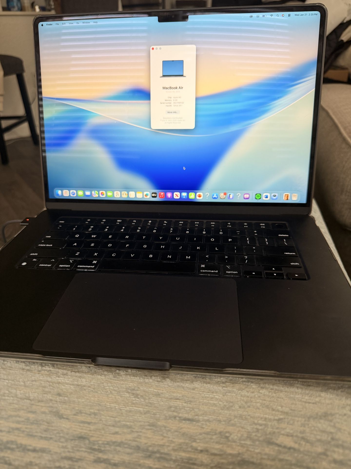 MacBook Air 15” M2 – Excellent Condition