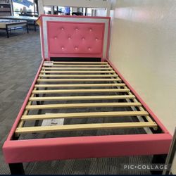 Twin Platform Bed Frame Pink 