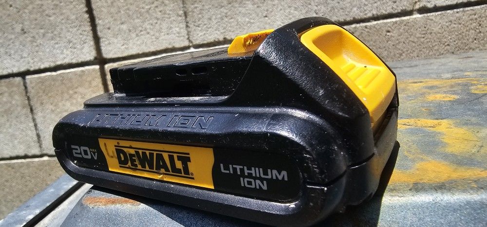 Dewalt 20v Max Battery Working Great Fixed Price