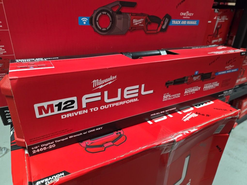Milwaukee
M12 FUEL One-Key 12-Volt Lithium-Ion Brushless Cordless 1/2 in. Digital Torque Wrench (Tool-Only)