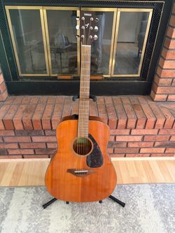 Yamaha FG800 Acoustic Guitar – Great Sound!