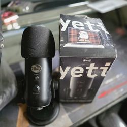 Blue Yeti Blackout USb Mic