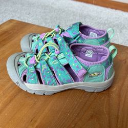 Keen Newport H2 Closed Toe Sandals - Youth Size 2