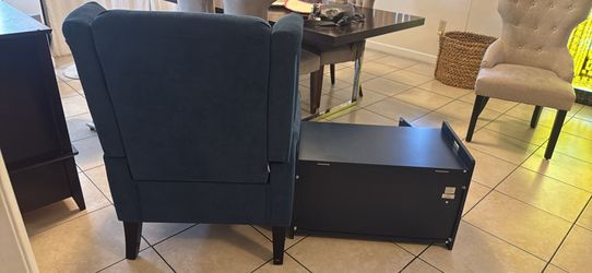 Juego de sillón con su mesita, buenas condiciones, precio negociable