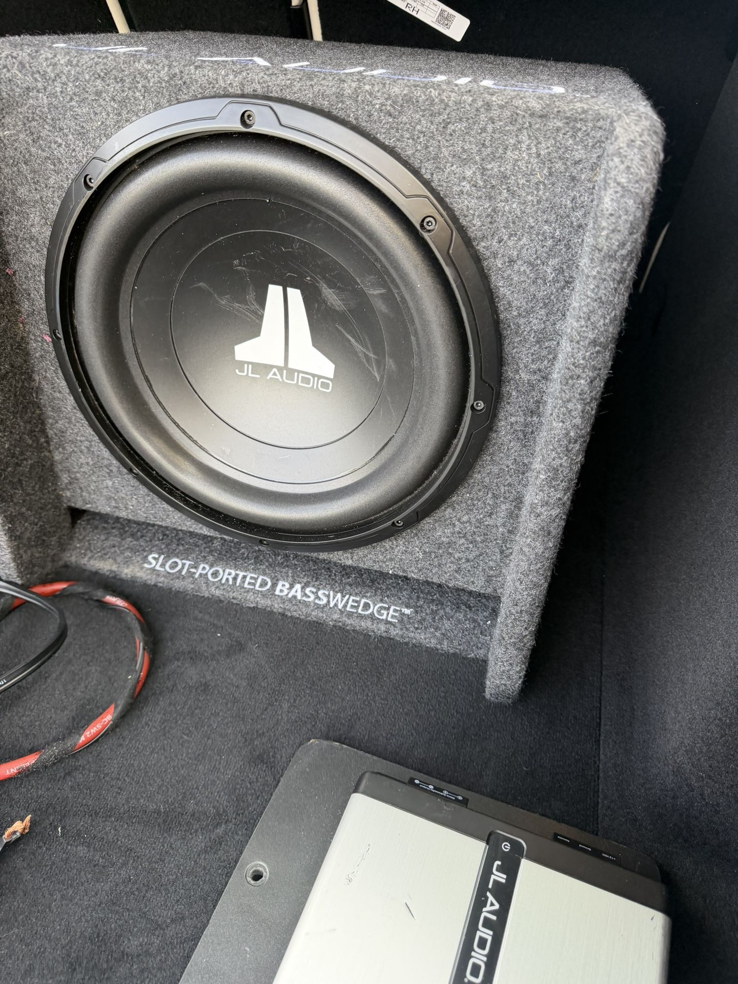 Car Speaker And Amp 500 JL AUDIO
