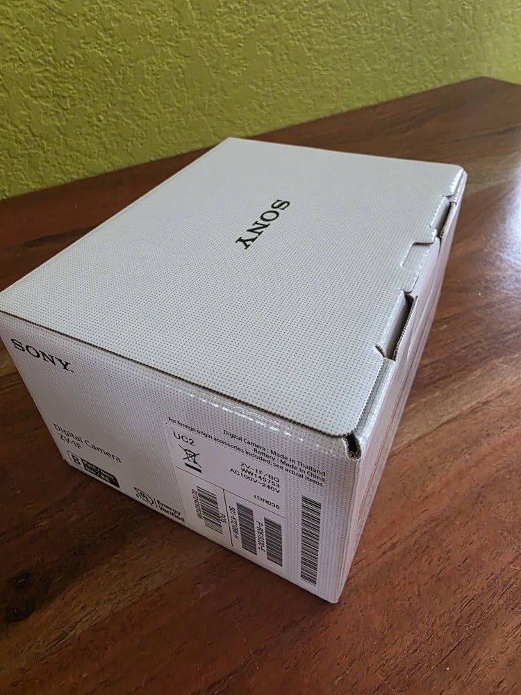 Brand New Sony - ZV-1F Vlog Camera for Content Creators and Vloggers