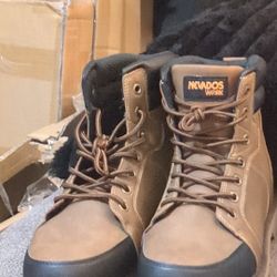 Nevados Steeletoe Boots