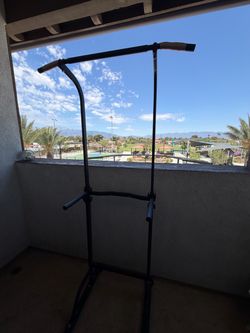 Pull up bar