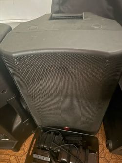 2 HARBINGER SPEAKERS